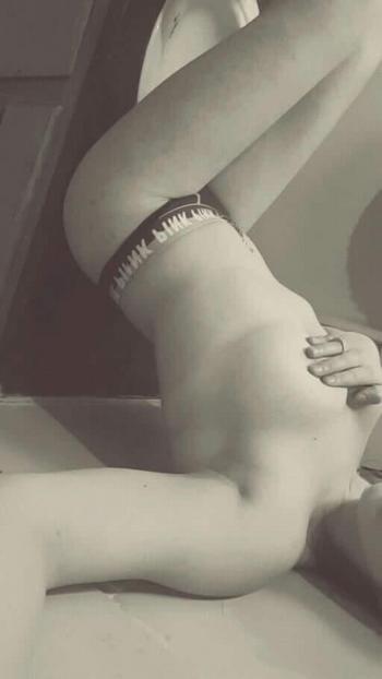 , 22  female escort, Seattle