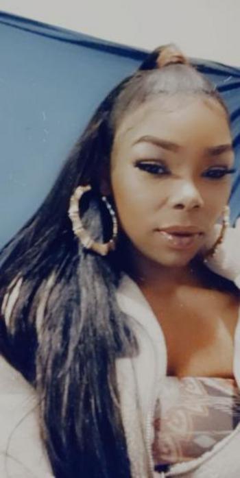 Leah, 22  female escort, Seattle