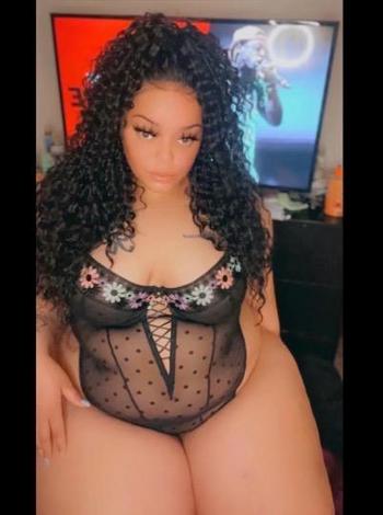 ARI, 23  female escort, Seattle