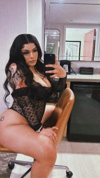 Siin, 25  female escort, Seattle