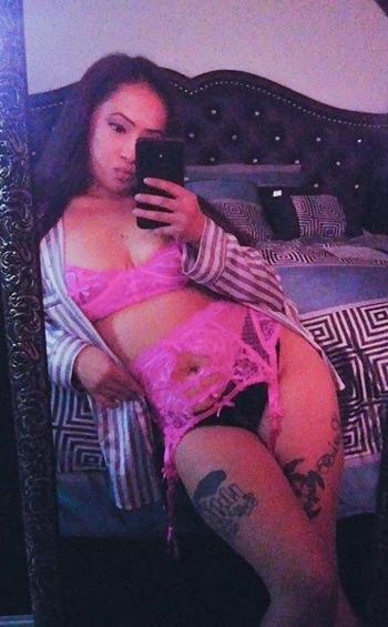 2065319577, 23 Mixed female escort, Seattle