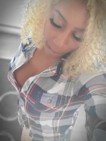 Deziore, 27 Mixed female escort, Seattle