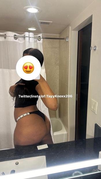 TayyKnoxx206 2534575303, 22 African American female escort, Seattle