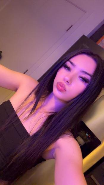 Snoww, 20  female escort, Seattle