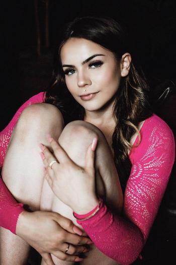 Nova, 23  female escort, Seattle