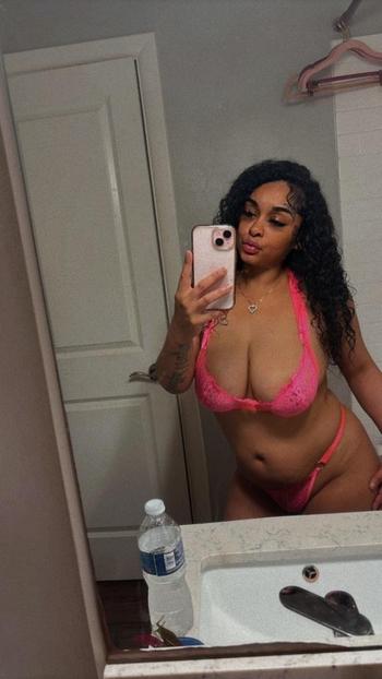 Selena, 27  female escort, Seattle