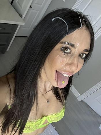 Rose, 25  female escort, Seattle