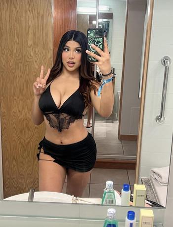 Vivian Pamela, 25  female escort, Seattle