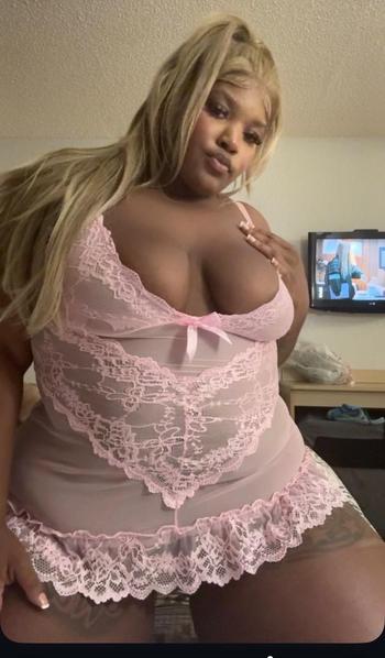 Sienna, 25  female escort, Seattle