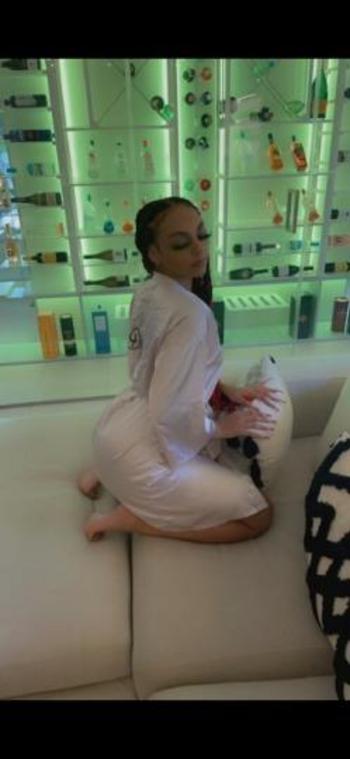 2064260992, female escort, Seattle