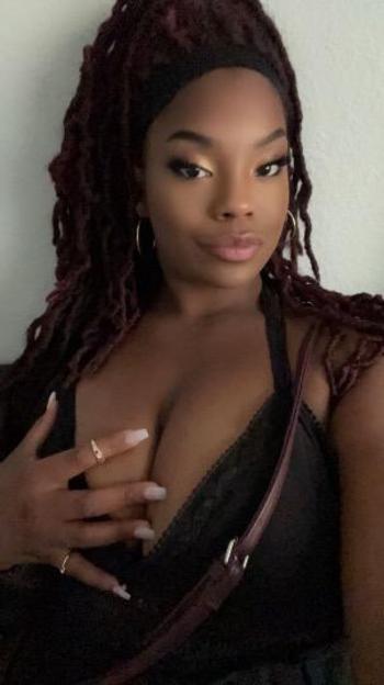 2064029952, female escort, Seattle